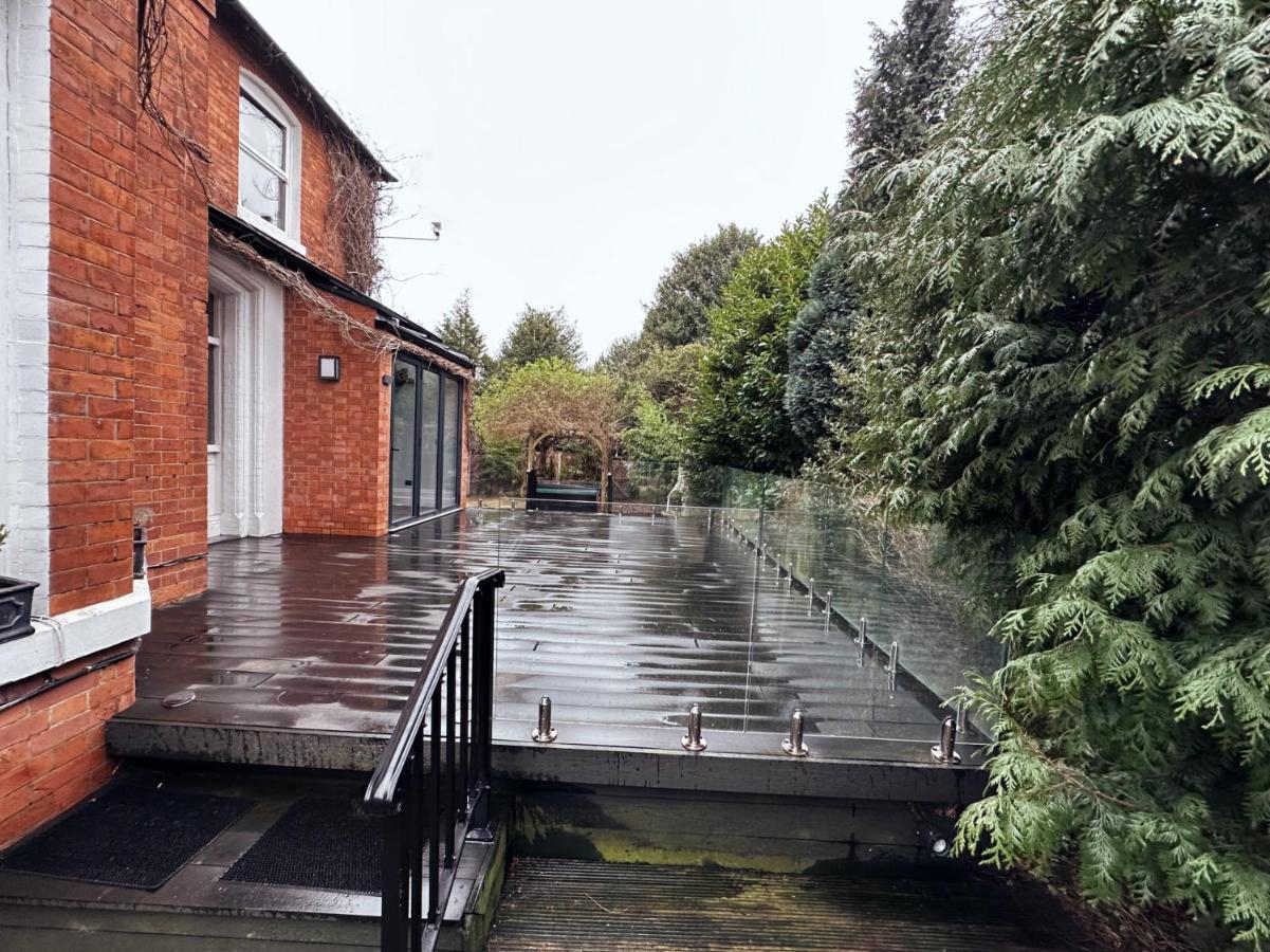 Cheshire Hospitality Ltd Trading As Lennox Lea Studios And Apartments Sale Dış mekan fotoğraf