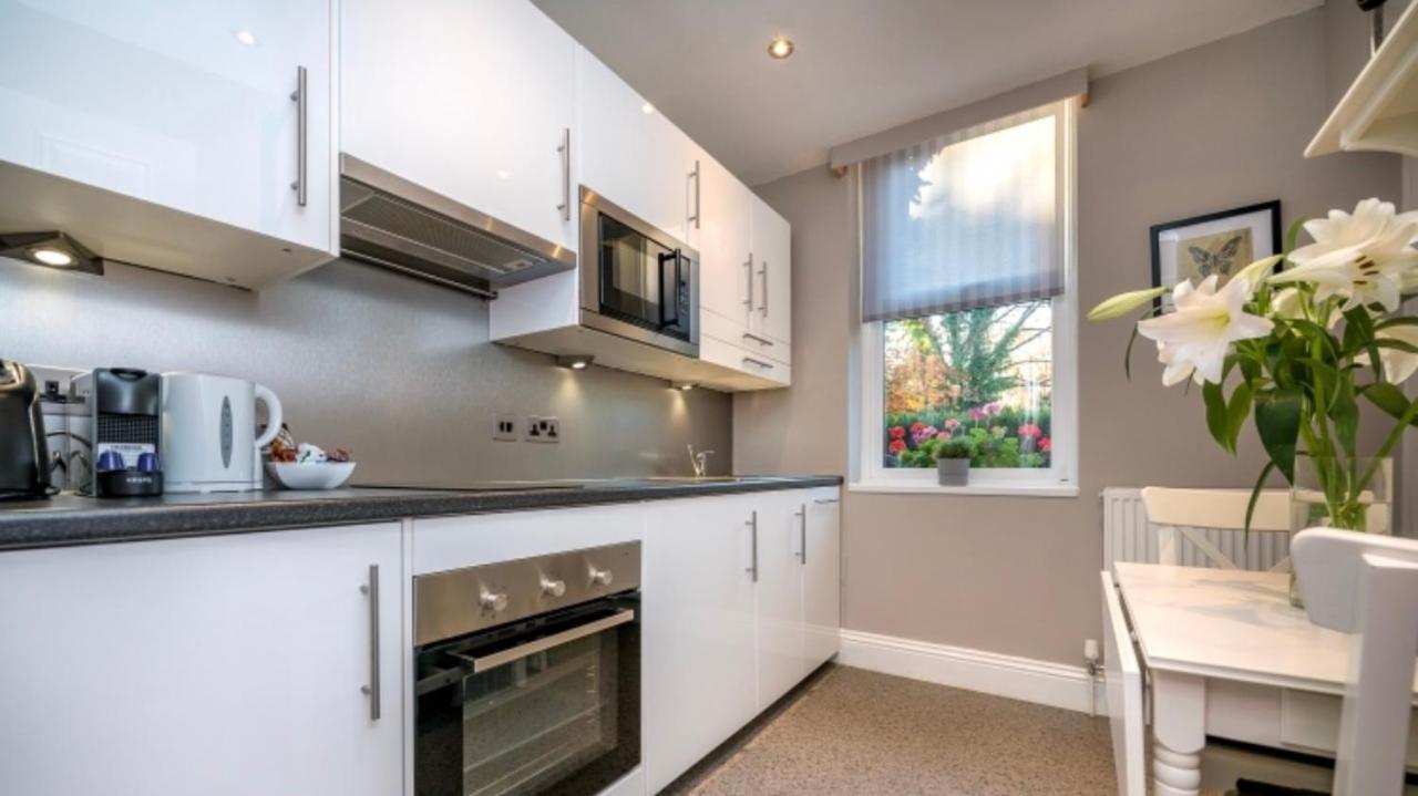 Cheshire Hospitality Ltd Trading As Lennox Lea Studios And Apartments Sale Dış mekan fotoğraf